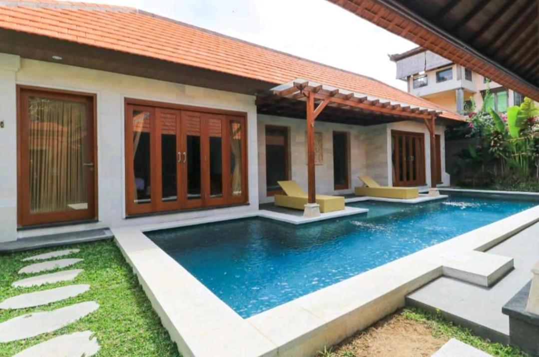 Three Brothers Bungalows & Villas Legian Exterior foto