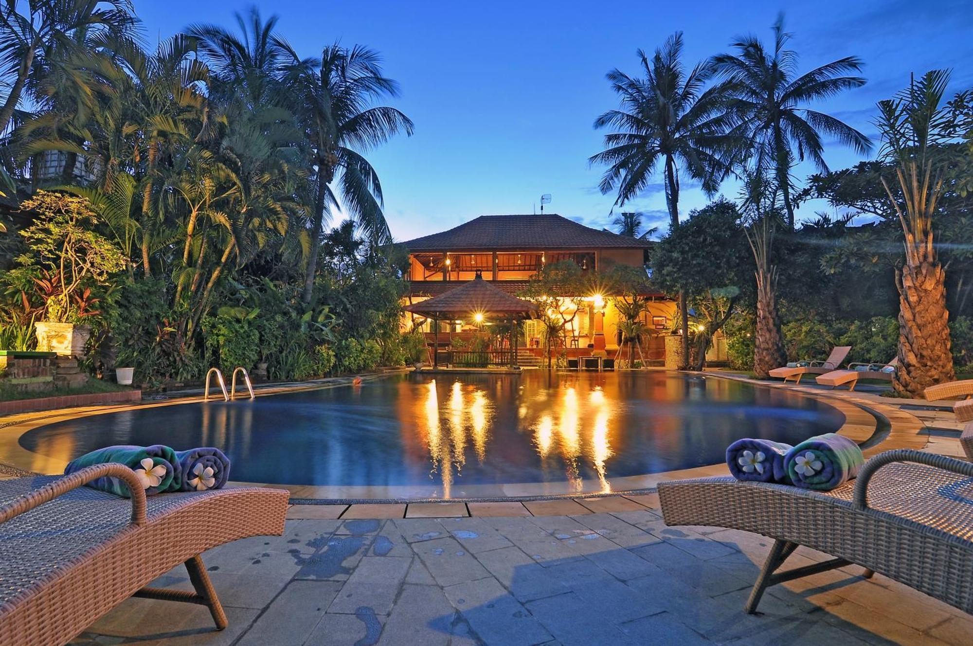 Three Brothers Bungalows & Villas Legian Exterior foto